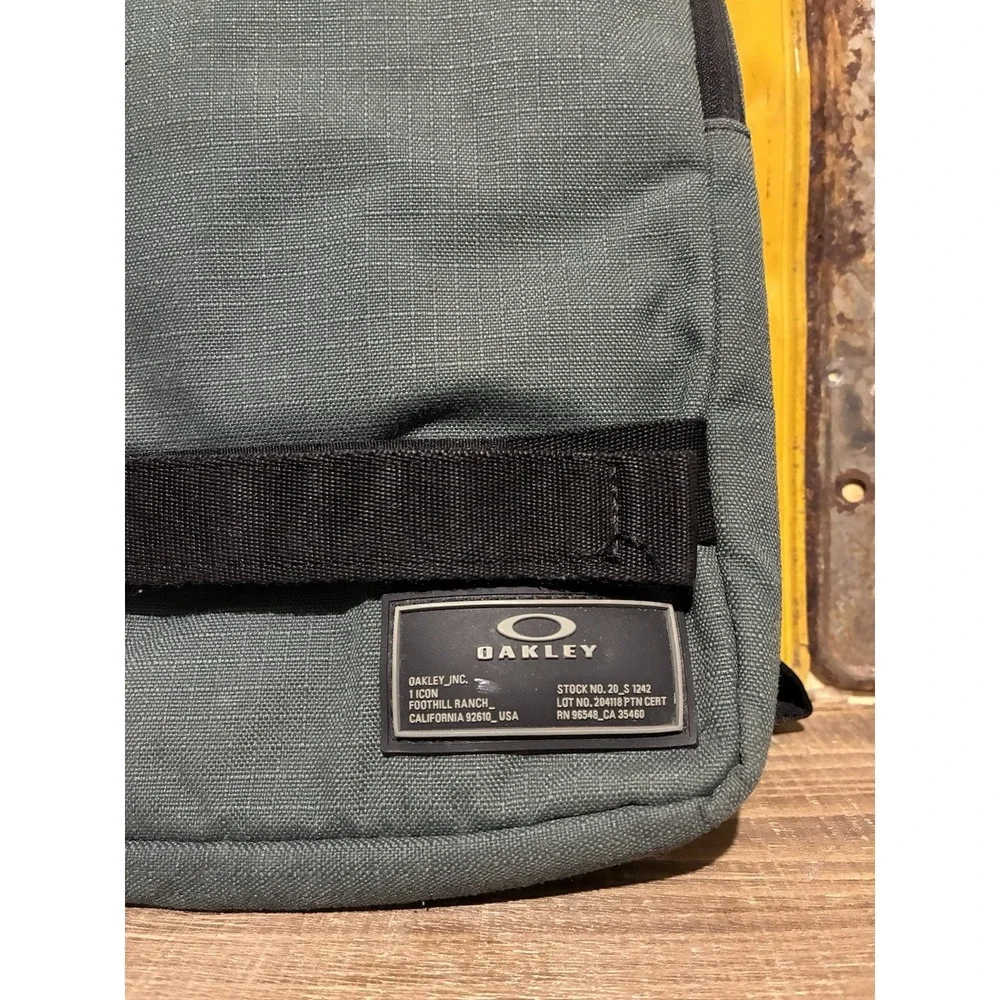 Oakley Utility Crossover iPad Case 11in‎ x 9in x 1.5in